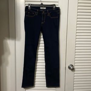 Hollister 9S dark wash straight leg jeans. Excellent condition!!